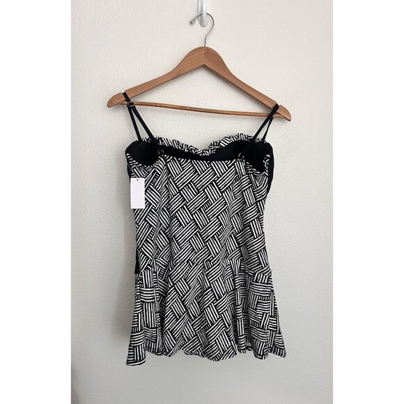 TROPICAL ESCAPE WOMENS BLACK & WHITE GEOMETRIC SKATER SWIM DRESS FLOWY SIZE 14 - Picture 2 of 3
